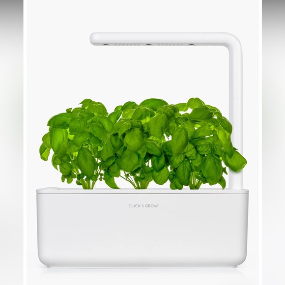 Click & Grow Smart Garden with Green Plants - Picture 1 of 9